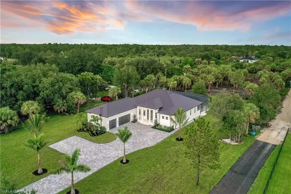 Naples, FL 34117,966 15TH ST SW