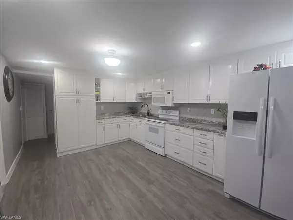 Naples, FL 34112,9 Moonstone CIR #M9