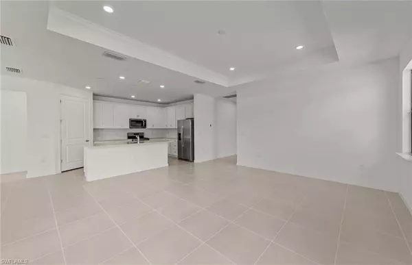 Bonita Springs, FL 34135,25555 Shoreline Gaze DR