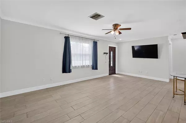 Naples, FL 34116,2337 51st ST SW