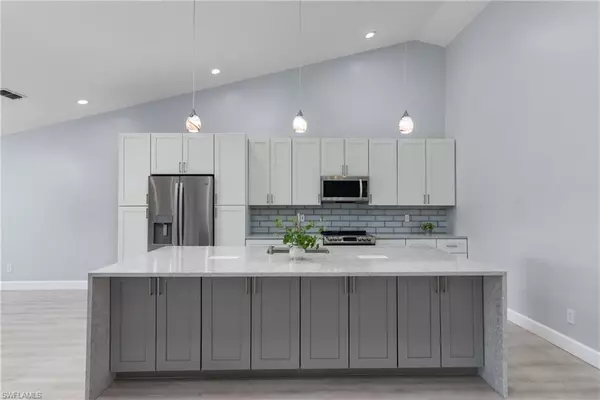 Naples, FL 34104,6637 Vancouver LN