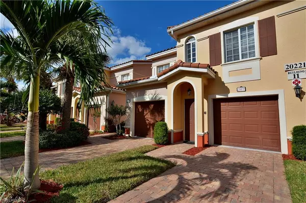 20221 Estero Gardens CIR #107, Estero, FL 33928