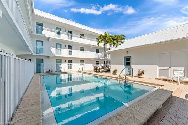 Naples, FL 34102,1021 3rd ST S #110