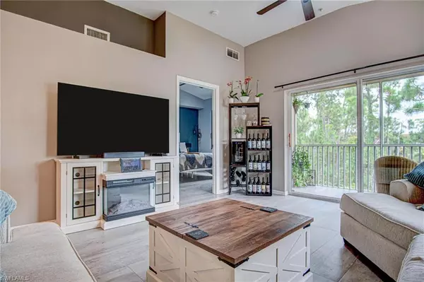 4450 Botanical Place CIR #406, Naples, FL 34112