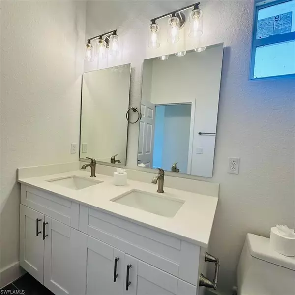 Cape Coral, FL 33991,2708 SW 4th TER