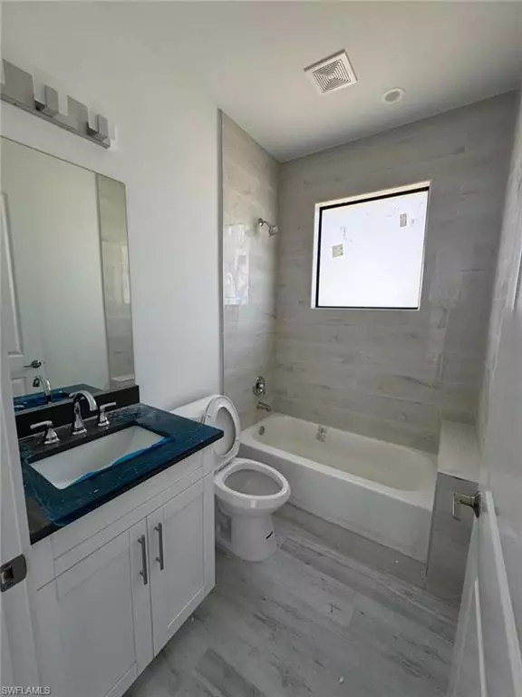 Naples, FL 34117,3436 Golden Gate Blvd E