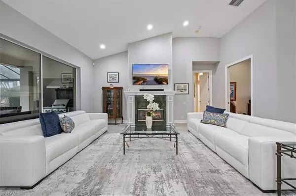 537 Wedgewood WAY, Naples, FL 34119