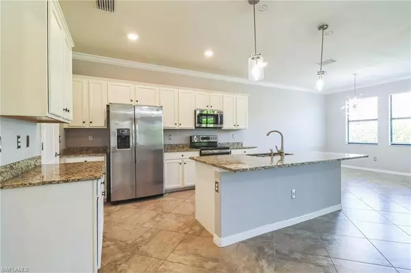 Naples, FL 34120,9227 Shadow Oak LN