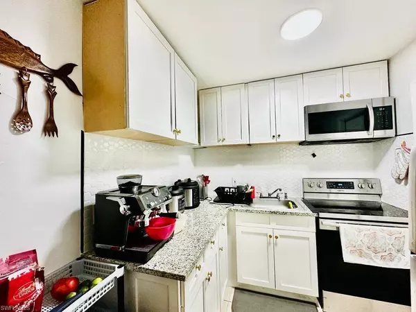 20 Westminster ST N, Lehigh Acres, FL 33936