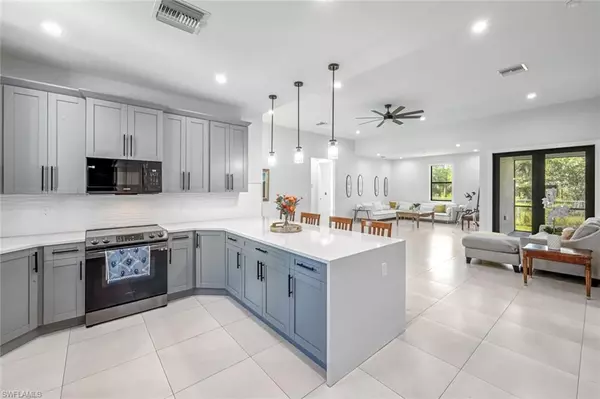 2682 4th AVE SE, Naples, FL 34117