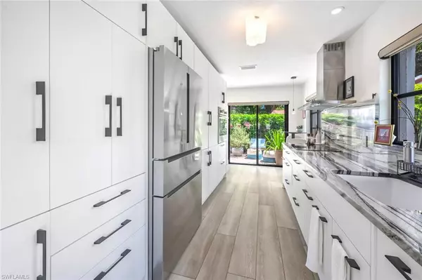 Naples, FL 34108,877 Reef Point CIR