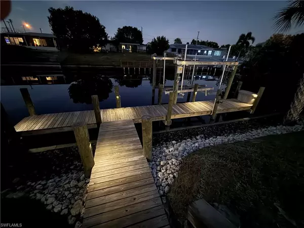 9346 Palm Island CIR, North Fort Myers, FL 33903