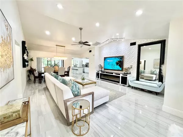 Naples, FL 34104,2499 River Reach DR