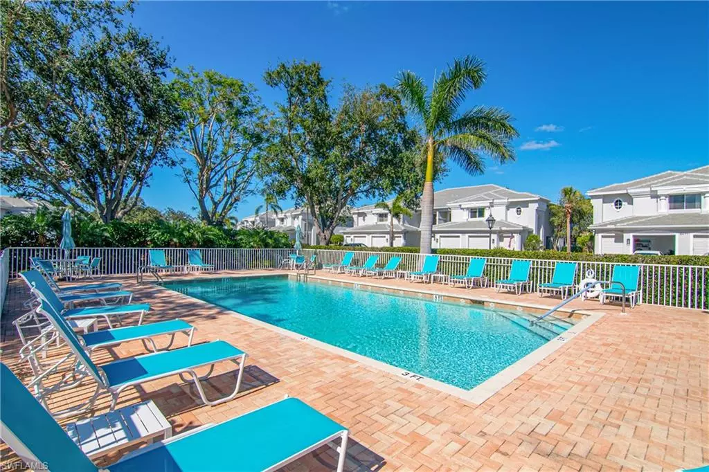 Estero, FL 33967,8471 Southbridge Dr #2