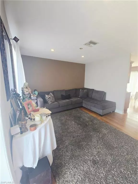 Naples, FL 34113,5321 Warren ST