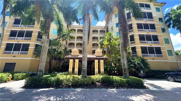 Naples, FL 34109,2738 Tiburon BLVD E #B405