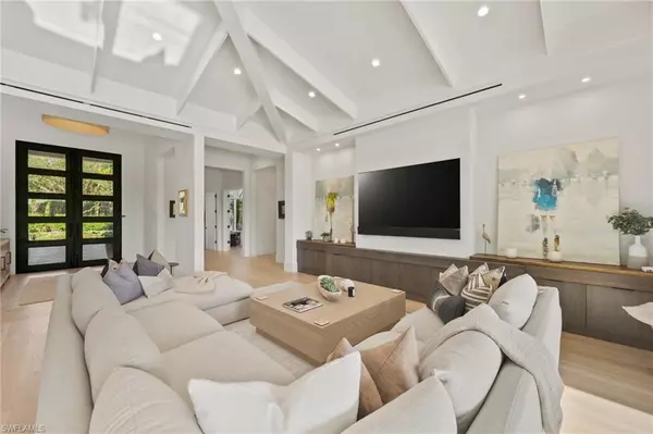 Naples, FL 34119,6253 Highcroft DR