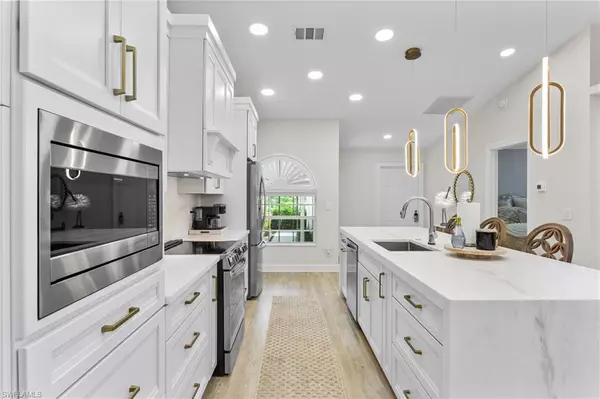 Naples, FL 34110,754 Wiggins Bay DR