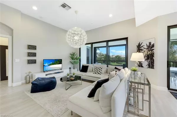 2185 Frangipani CIR #202, Naples, FL 34120