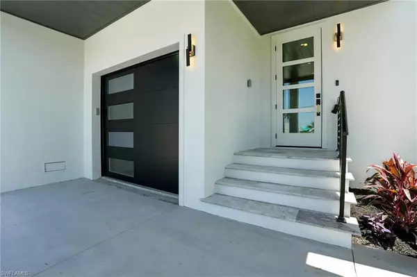 Fort Myers Beach, FL 33931,306 Seminole WAY