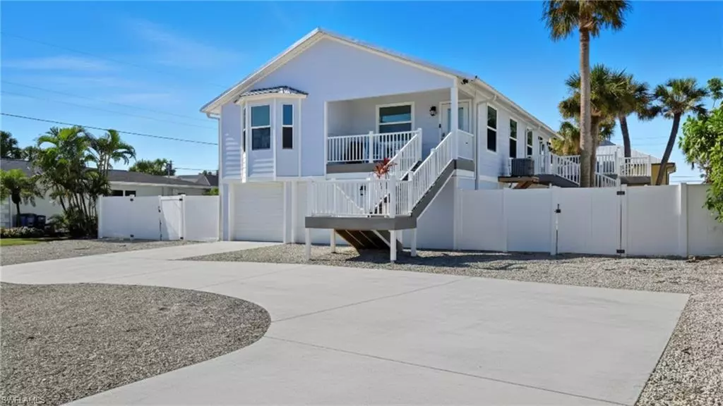 7868 Buccaneer DR, Fort Myers Beach, FL 33931