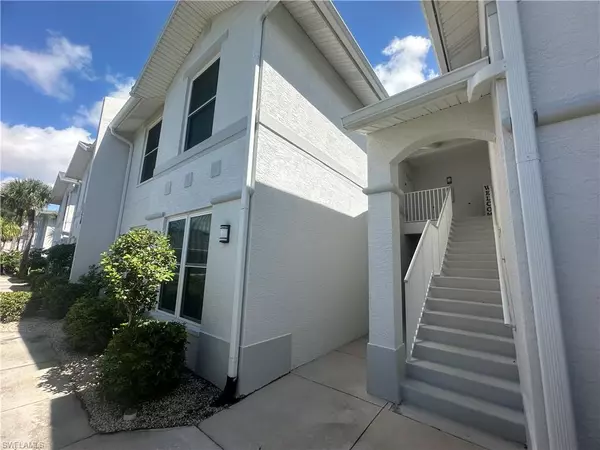 Naples, FL 34110,1320 Charleston Square DR #203