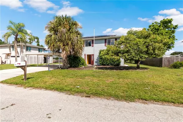 Fort Myers, FL 33967,8137 Gull LN