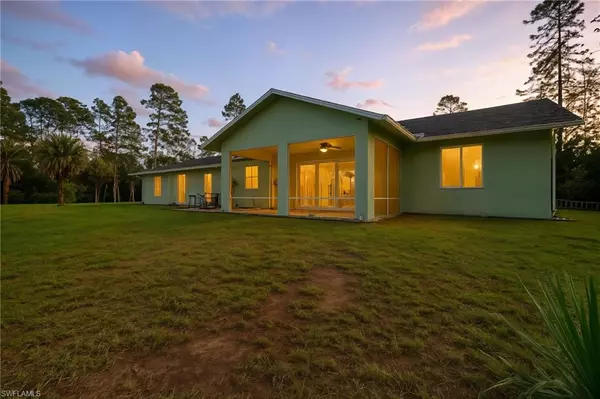 Naples, FL 34120,271 12th AVE NE