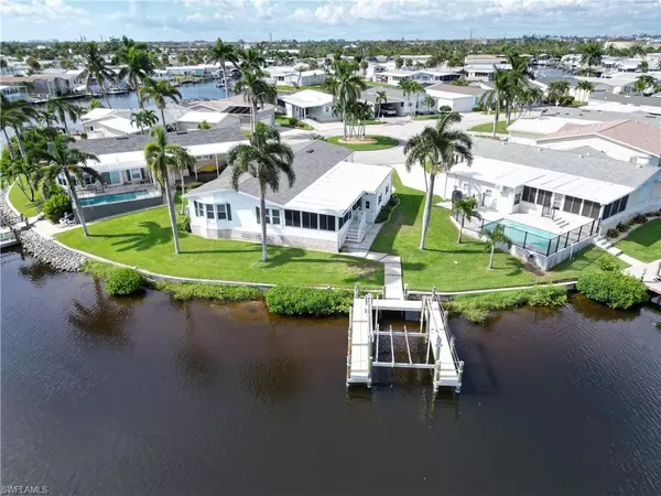 Fort Myers Beach, FL 33931,17741 Canal Cove CT