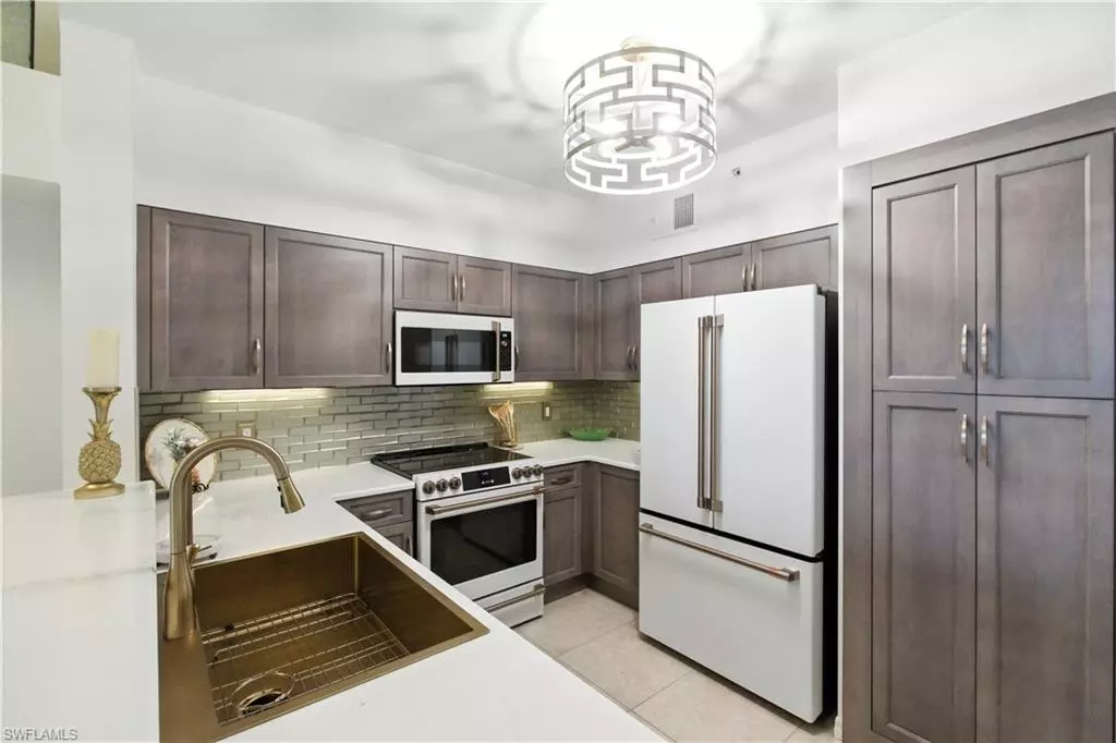 Estero, FL 33928,20150 Estero Gardens CIR #203