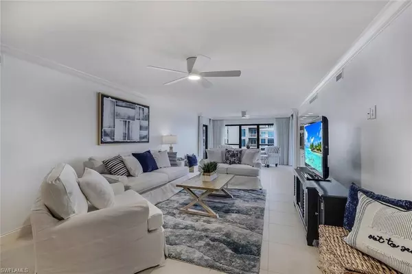 Naples, FL 34103,4451 Gulf Shore BLVD N #1605