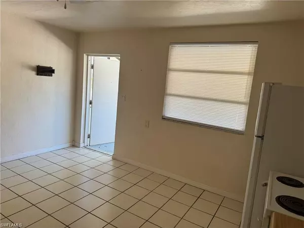 Fort Myers, FL 33905,12919 1st ST #A