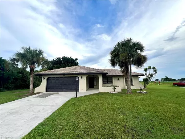 Lehigh Acres, FL 33936,834 Gardenside CT