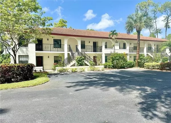 905 AUGUSTA BLVD, Naples, FL 34113