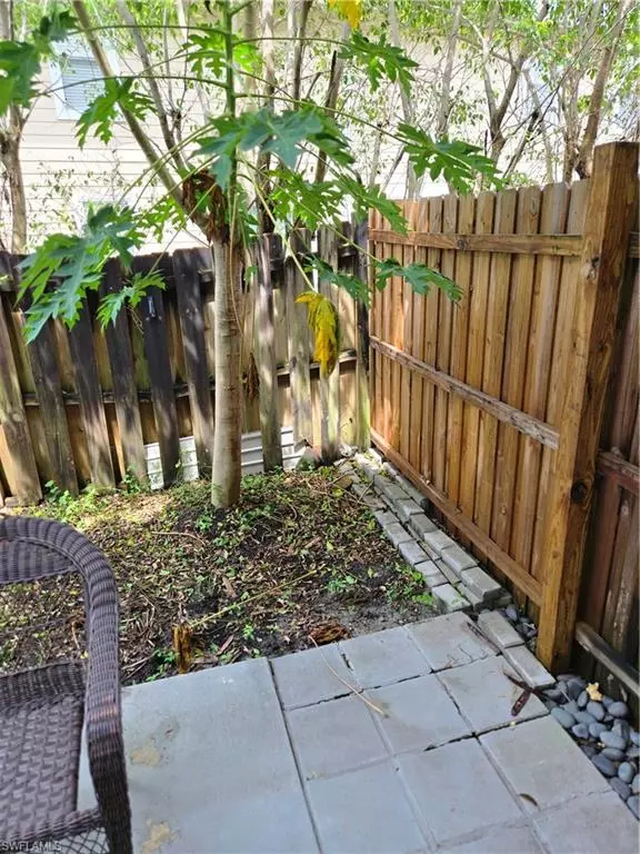 Fort Myers, FL 33919,6324 Panther LN #6