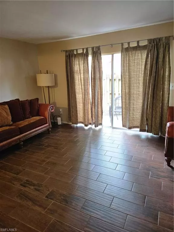 Fort Myers, FL 33919,6324 Panther LN #6