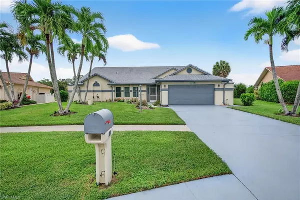 112 Bordeaux CIR, Naples, FL 34112