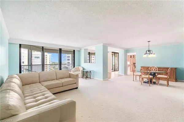 Naples, FL 34103,4401 Gulf Shore BLVD N #1204