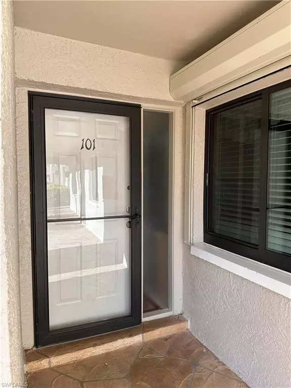 Naples, FL 34112,5708 Deauville CIR #J101