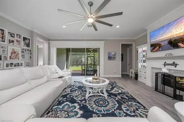 Naples, FL 34120,3845 Helmsman DR