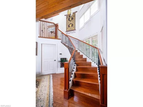 Naples, FL 34102,263 10th AVE S