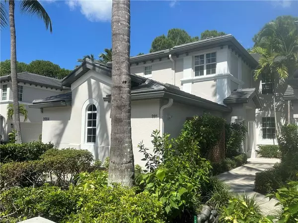 Naples, FL 34119,2004 Tarpon Bay DR N #201