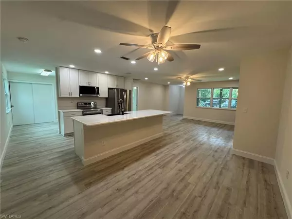Naples, FL 34120,221 18th AVE NW