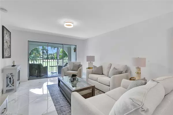 1055 Forest Lakes DR #F203, Naples, FL 34105