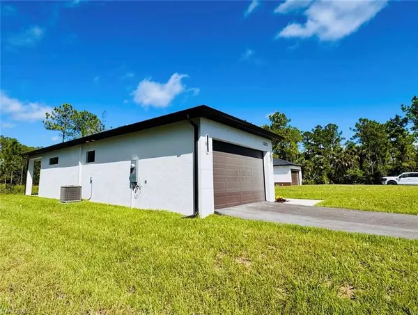 Naples, FL 34120,1353 EVERGLADES BLVD N