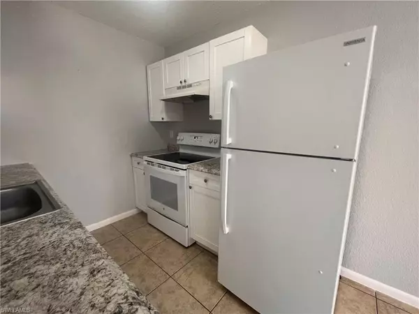 Naples, FL 34112,4601 Bayshore DR #A1