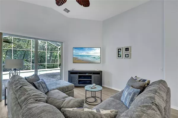 Naples, FL 34104,227 Glen Eagle CIR
