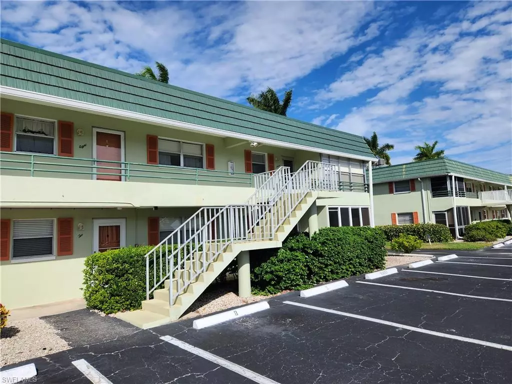 Naples, FL 34113,300 Valley Stream DR #D-5