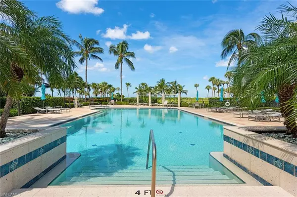 Naples, FL 34103,4401 Gulf Shore BLVD N #307