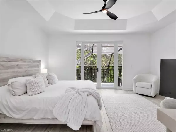 1380 Areca CV, Naples, FL 34119